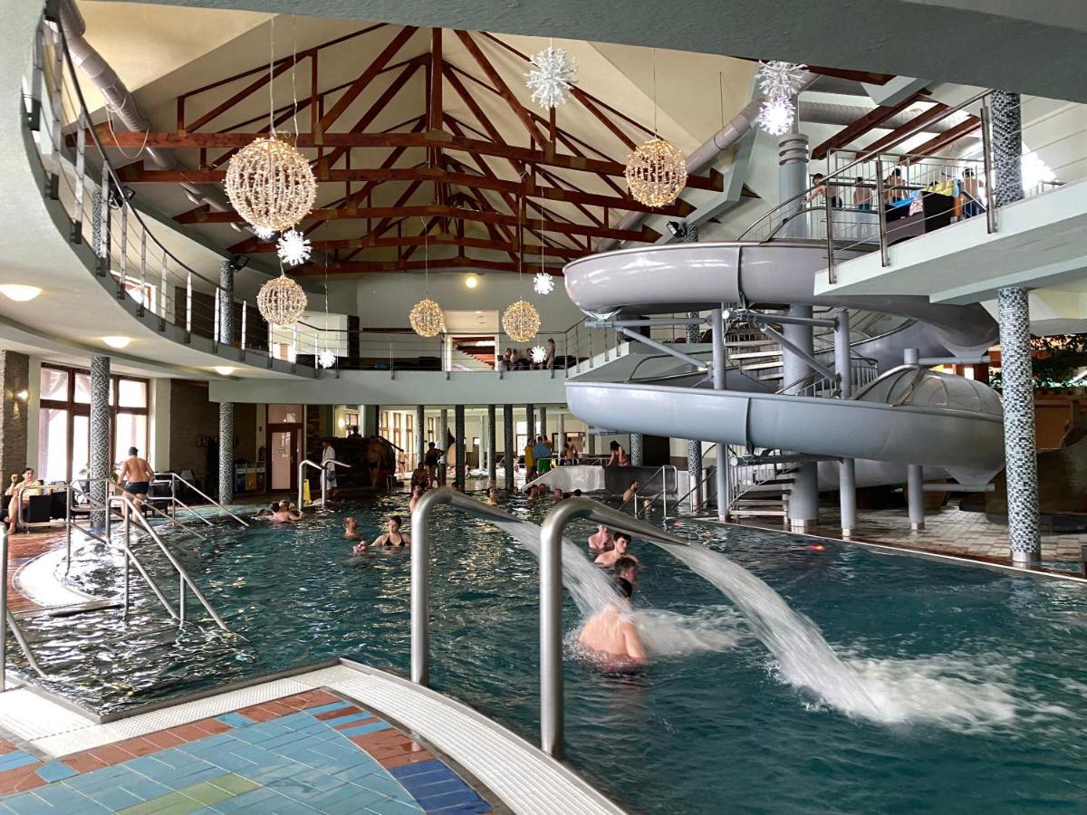Apartment Friends Besenova - Free Swinning Pool מראה חיצוני תמונה